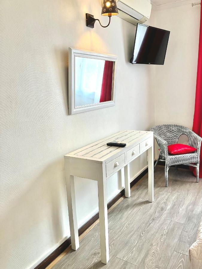 Hotel Lou Marques Saintes-Maries-de-la-Mer Bagian luar foto