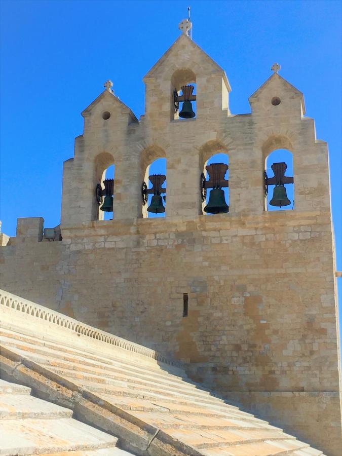 Hotel Lou Marques Saintes-Maries-de-la-Mer Bagian luar foto