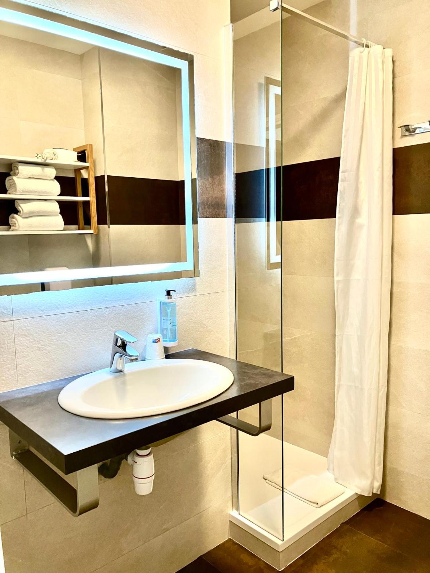 Hotel Lou Marques Saintes-Maries-de-la-Mer Bagian luar foto