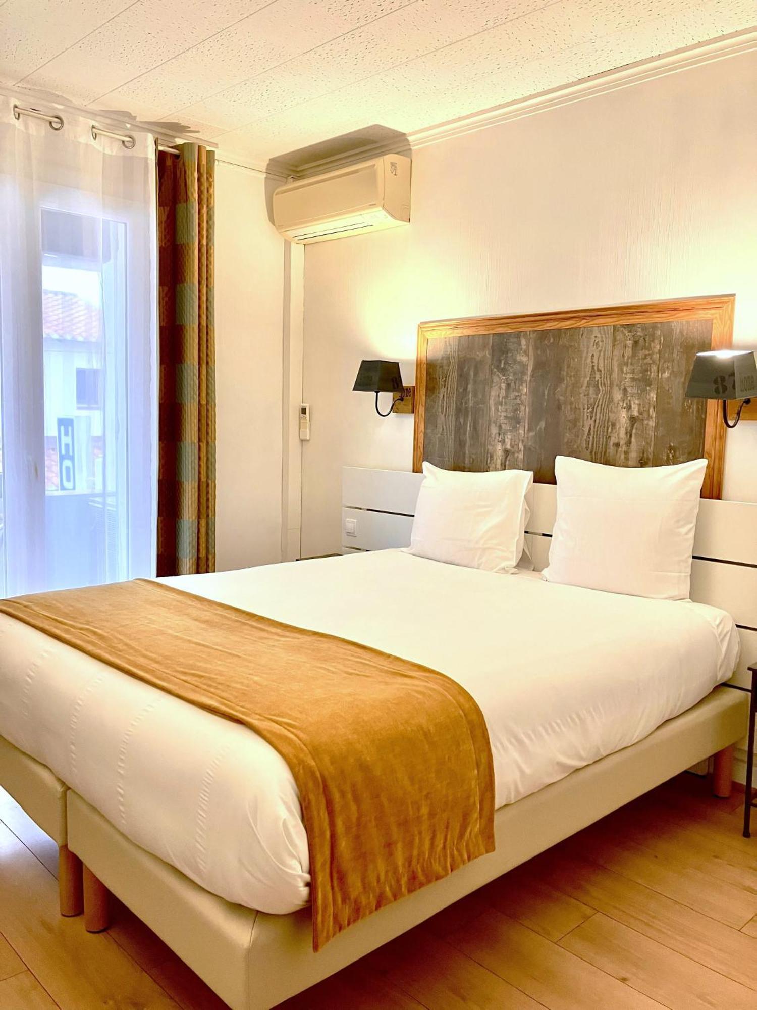 Hotel Lou Marques Saintes-Maries-de-la-Mer Bagian luar foto