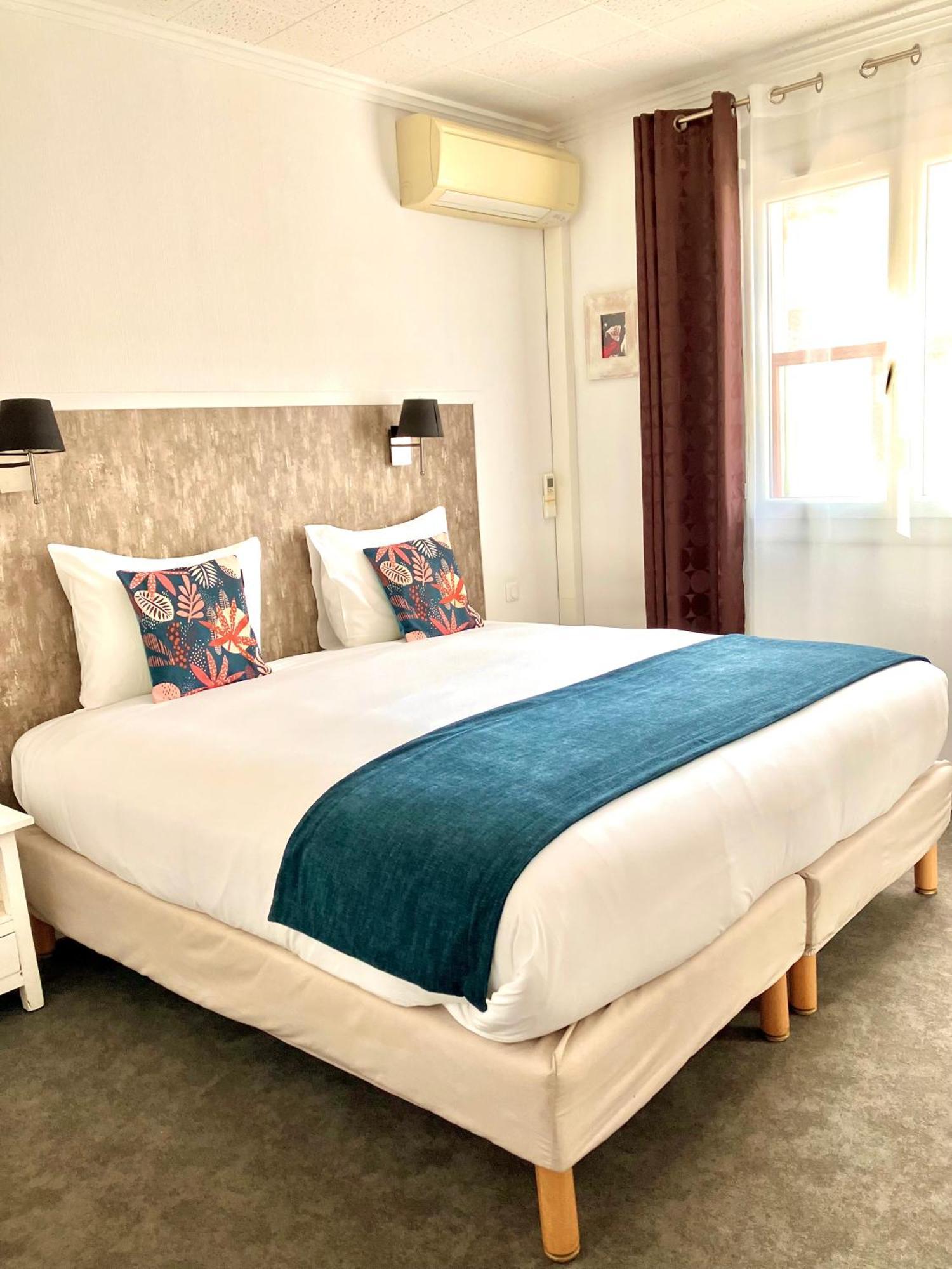 Hotel Lou Marques Saintes-Maries-de-la-Mer Bagian luar foto