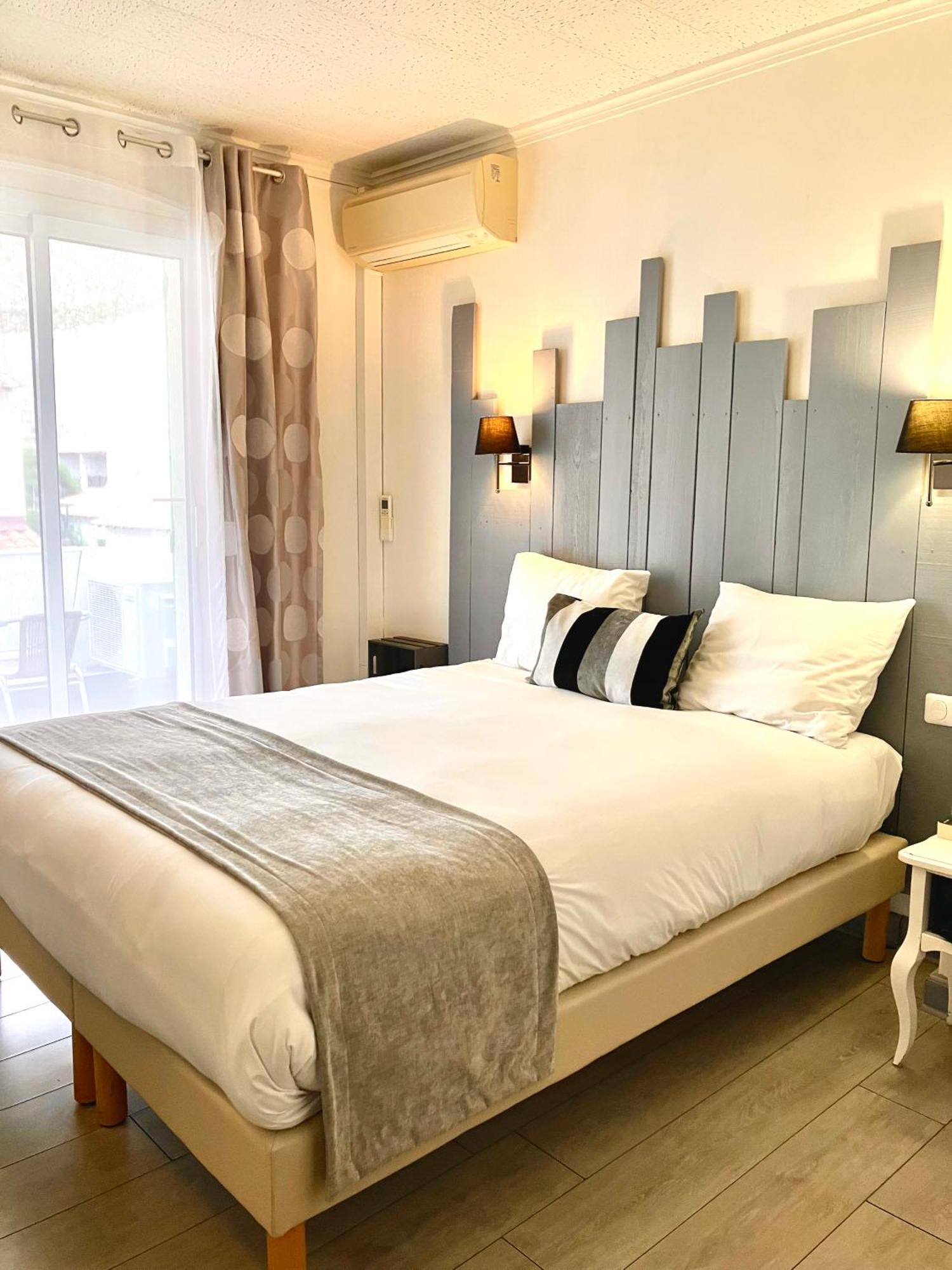 Hotel Lou Marques Saintes-Maries-de-la-Mer Bagian luar foto