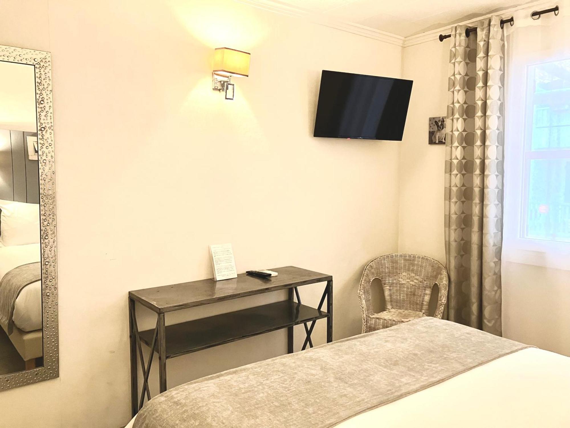 Hotel Lou Marques Saintes-Maries-de-la-Mer Bagian luar foto