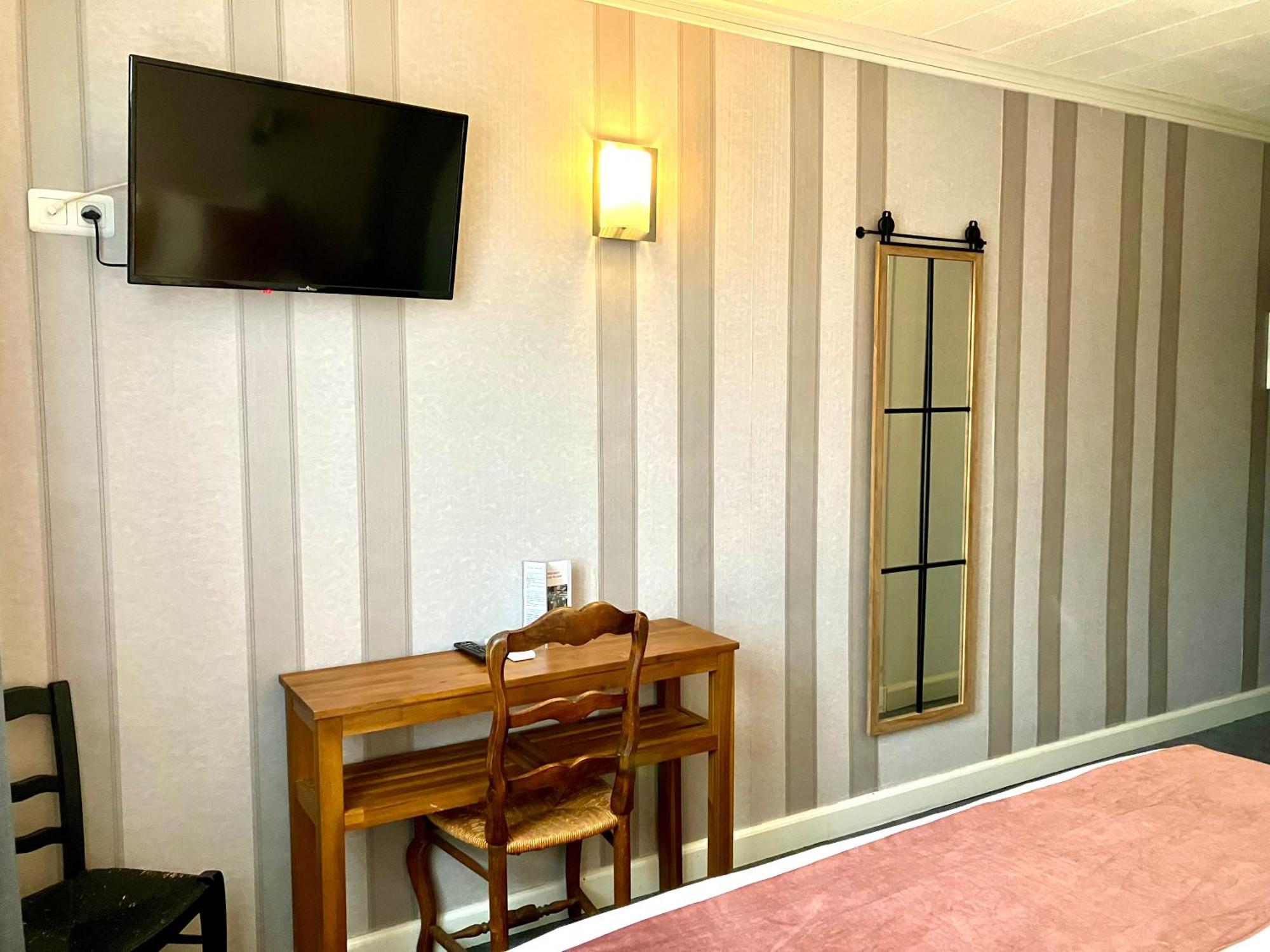 Hotel Lou Marques Saintes-Maries-de-la-Mer Bagian luar foto