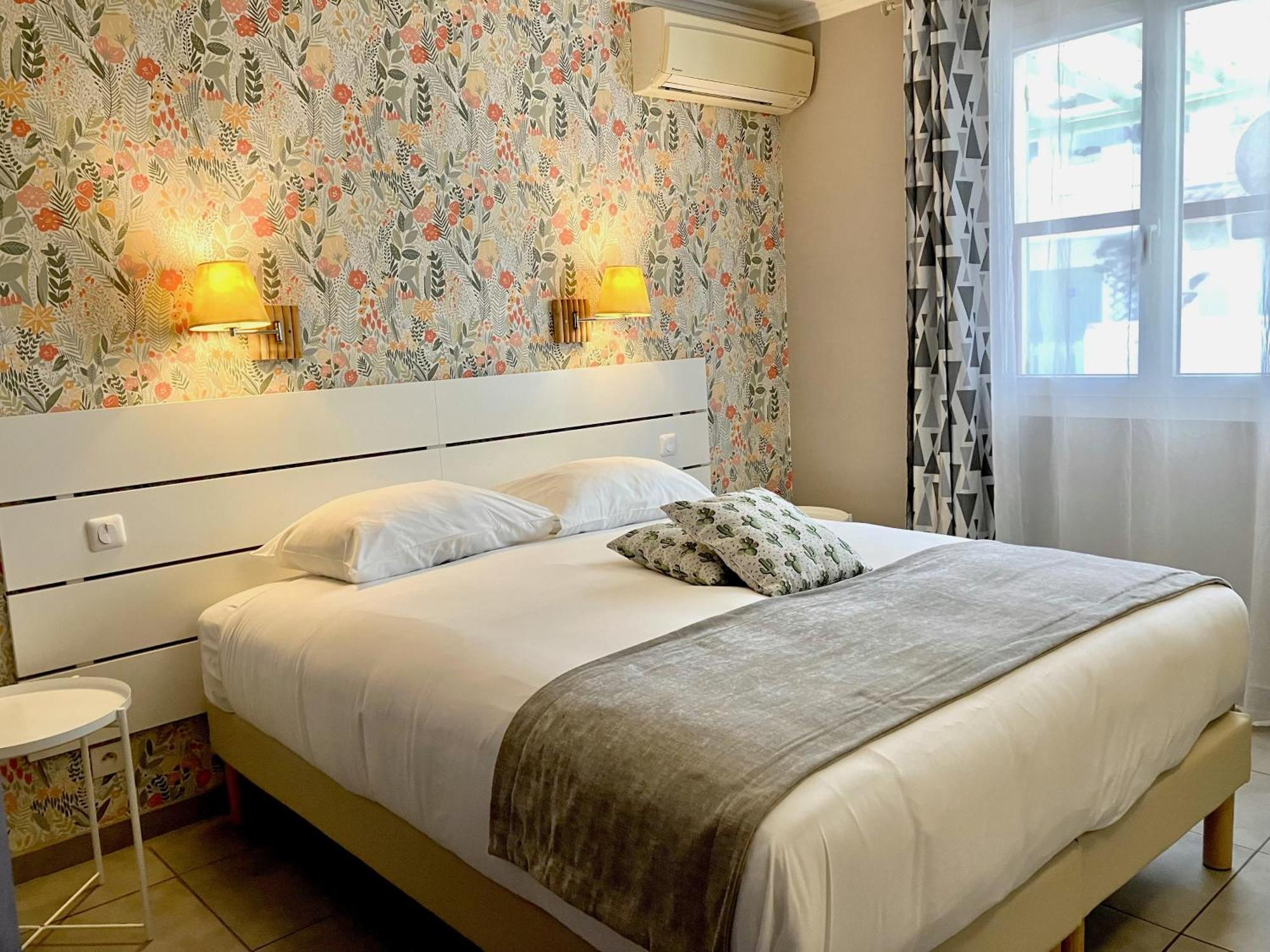 Hotel Lou Marques Saintes-Maries-de-la-Mer Bagian luar foto
